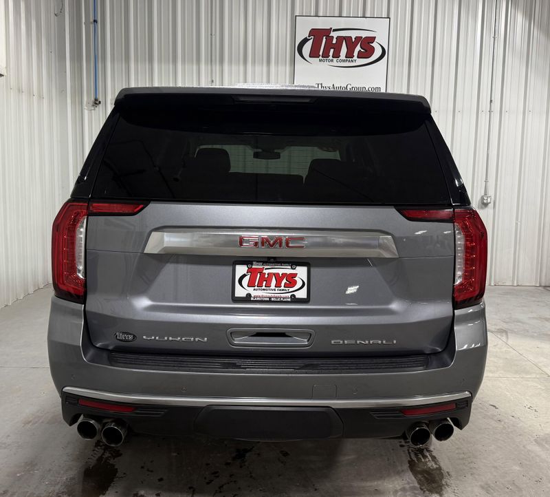 Used 2022 GMC Yukon DenaliImage 4