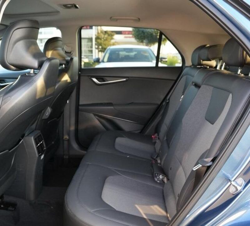 New 2025 Kia Niro EXImage 12