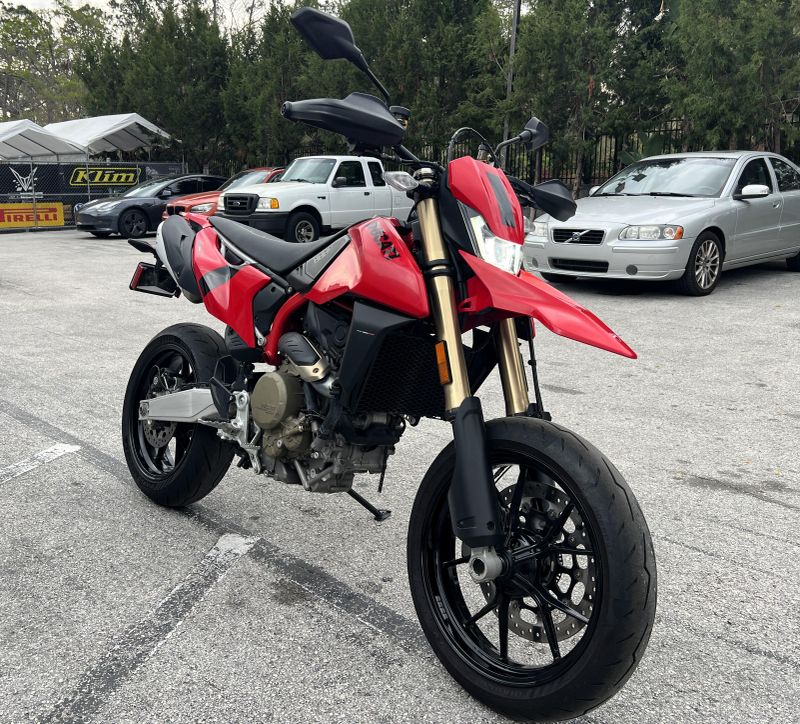 2024 Ducati Hypermotard