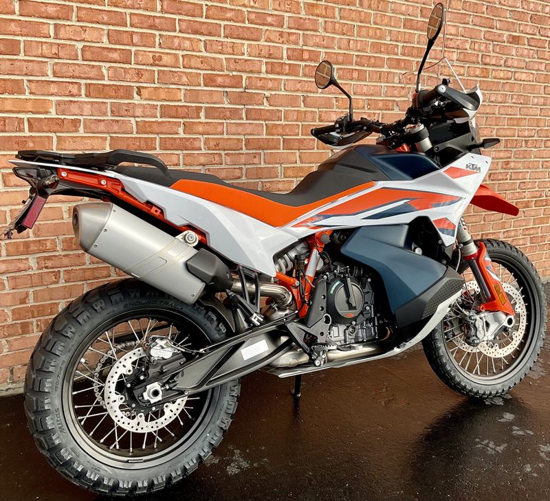 2024 KTM Adventure 890 RImage 3