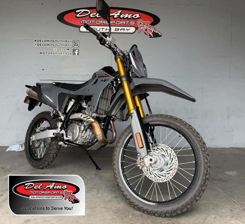 New 2025 Suzuki DR-Z4S 