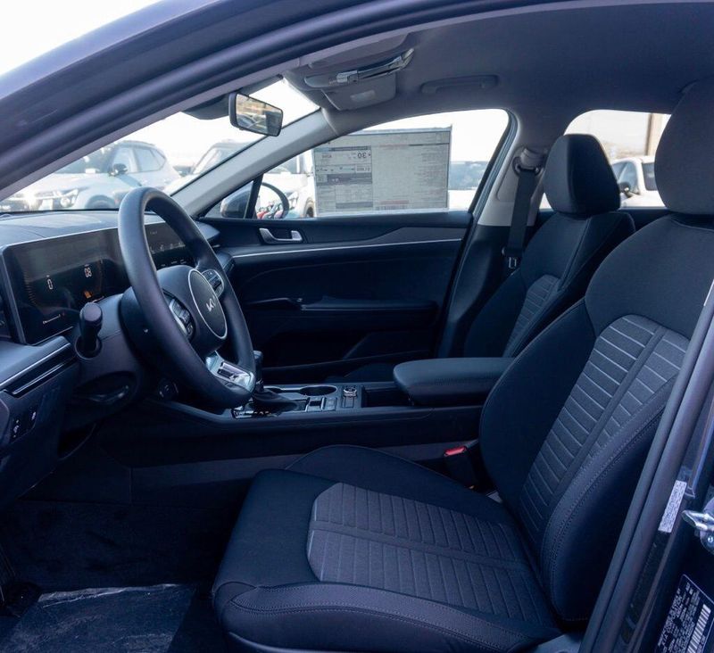 Used 2026 Kia K5 LXSImage 10
