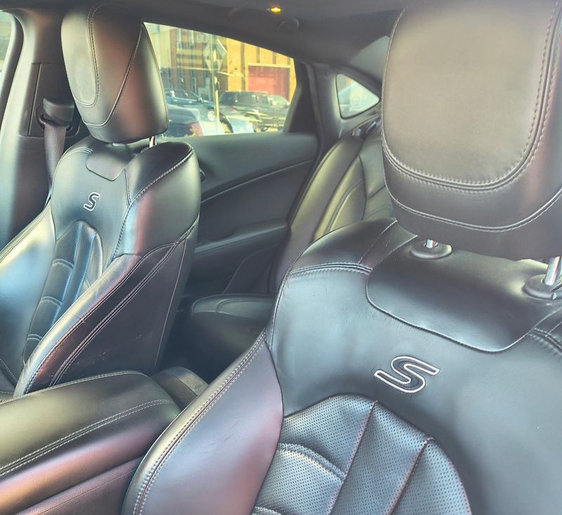 Used 2015 Chrysler 200 Image 11