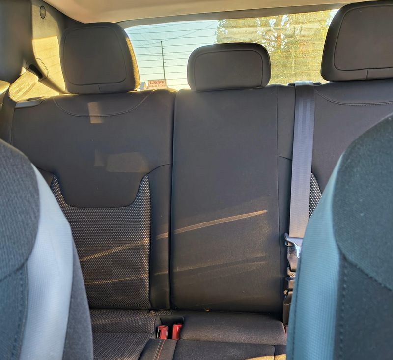 Used 2016 Jeep Renegade Image 11