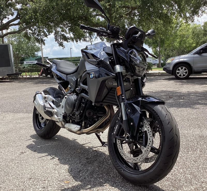 2025 BMW F 900 R 