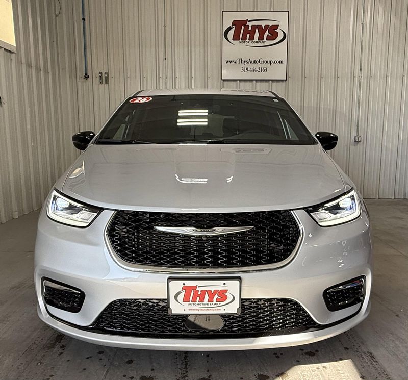 New 2026 Chrysler Pacifica SelectImage 18