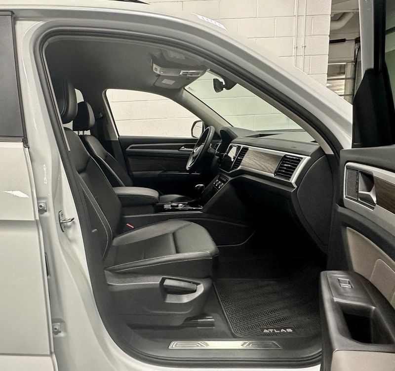 2023 Volkswagen Atlas V6 SE w/Technology AWD in a Pure White exterior color and Black Heated Seatsinterior. Schmelz Countryside SAAB (888) 558-1064 stpaulsaab.com 