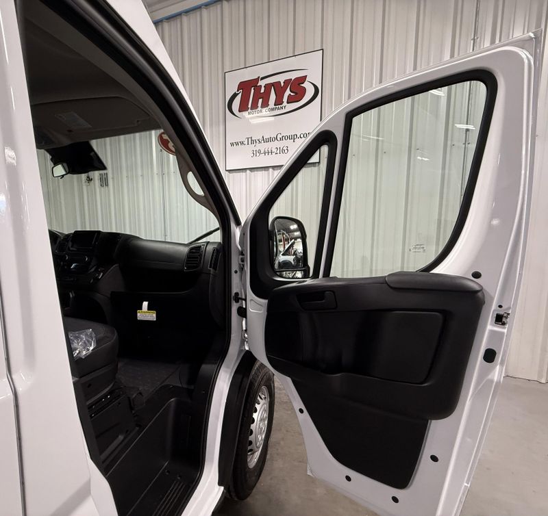 Used 2025 RAM ProMaster 2500 TradesmanImage 9