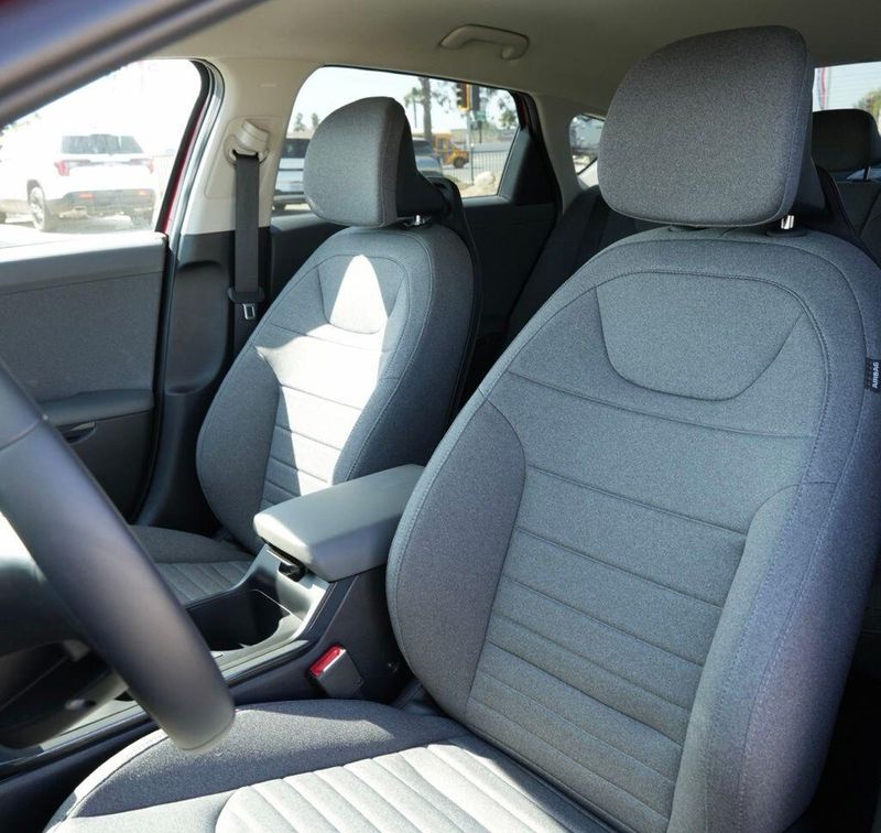 Used 2025 Kia K4 EXImage 12