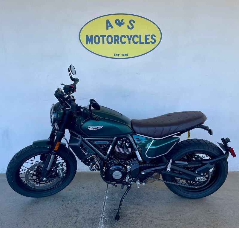 2026 Ducati SCRAMBLER NIGHTSHIFT