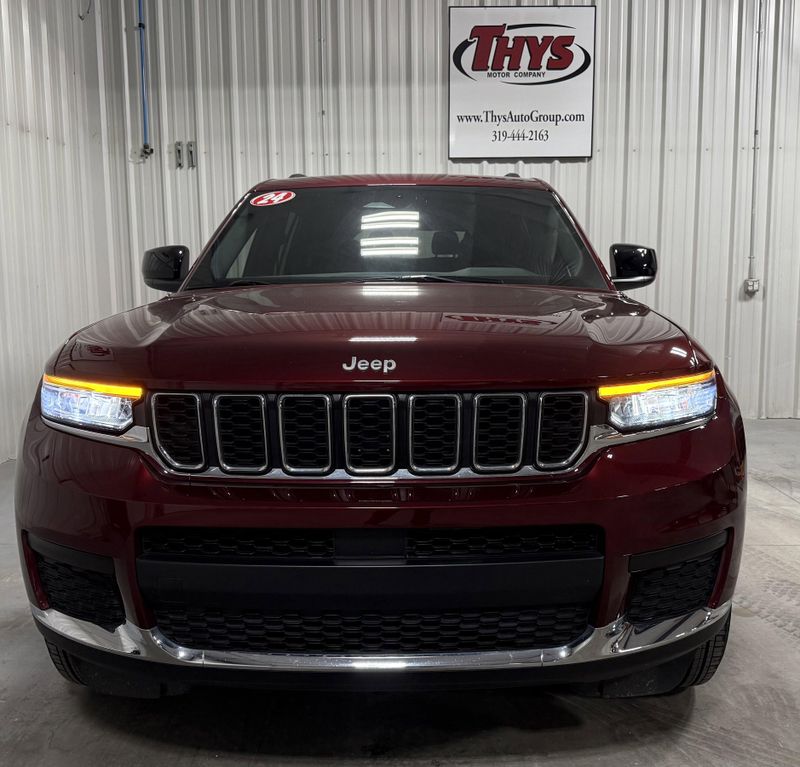Used 2024 Jeep Grand Cherokee L LaredoImage 18