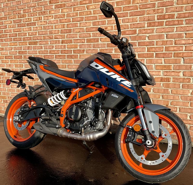 2024 KTM Duke 390Image 3