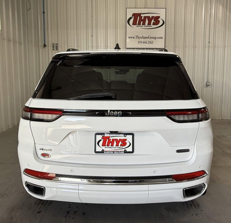 Used 2023 Jeep Grand Cherokee OverlandImage 4