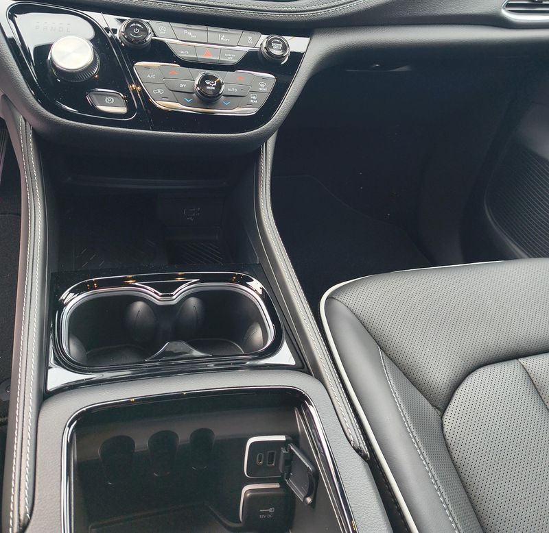 New 2026 Chrysler Pacifica LimitedImage 12