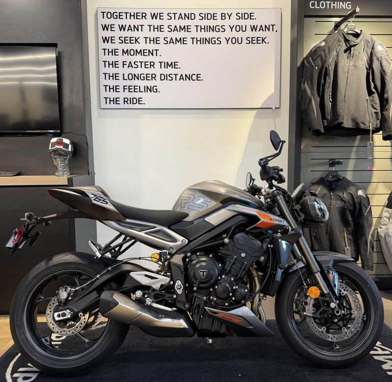 2025 Triumph Street Triple 765 RS - SILVER ICE