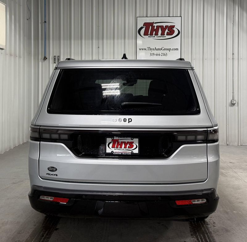 2026 Jeep Grand Wagoneer L 4x4Image 4