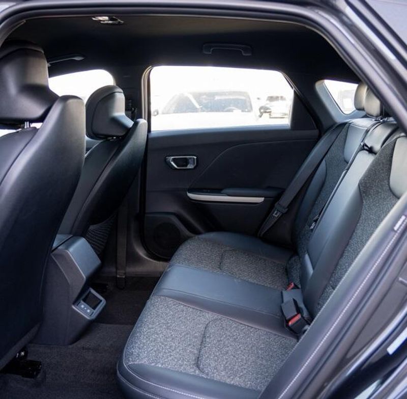 New 2025 Kia K4 GT-LineImage 14