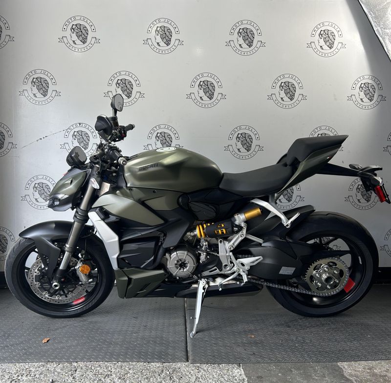 2024 Ducati STREETFIGHTER V2