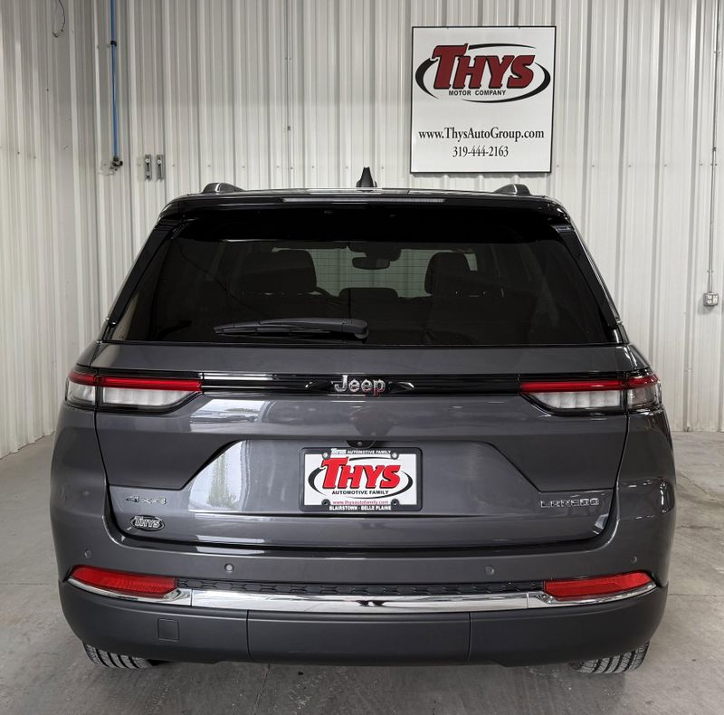 Used 2023 Jeep Grand Cherokee LaredoImage 4