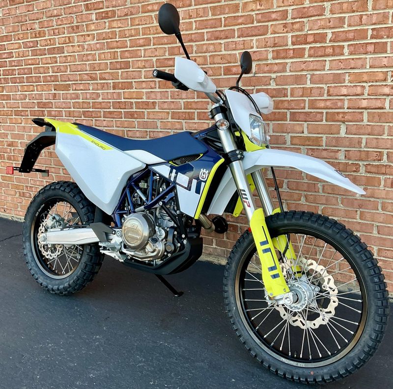 2024 Husqvarna Enduro 701Image 2