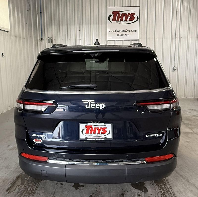 Used 2024 Jeep Grand Cherokee L LimitedImage 4