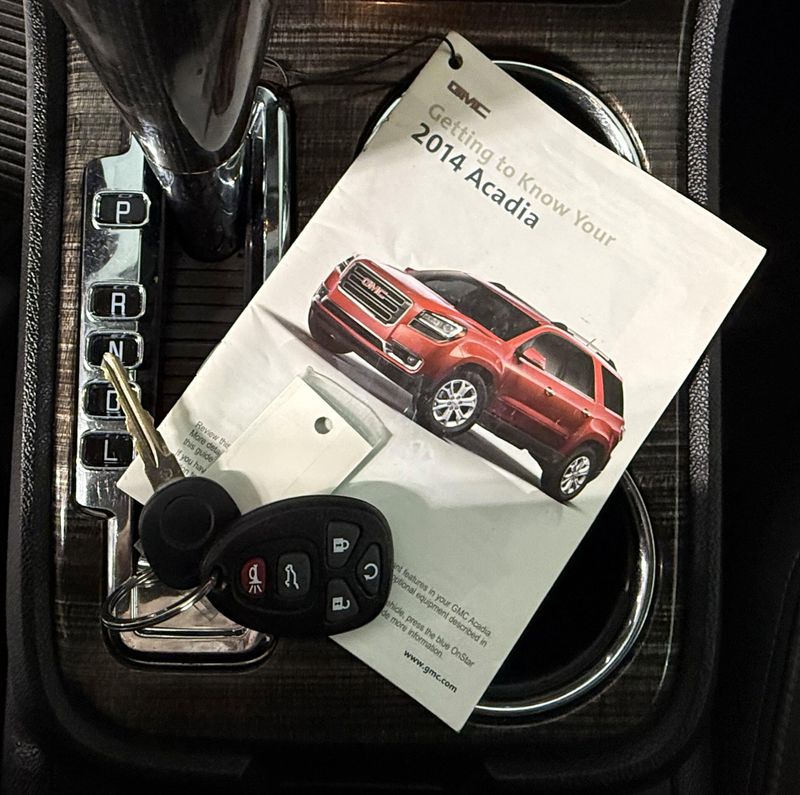 Used 2014 GMC Acadia SLTImage 26