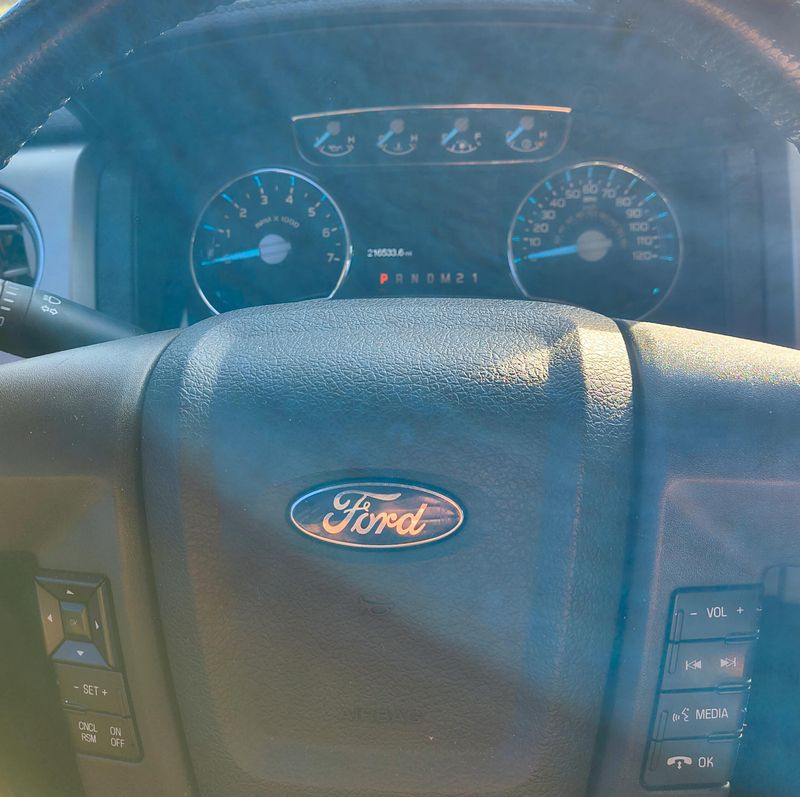 Used 2011 FORD F-150 LariatImage 10