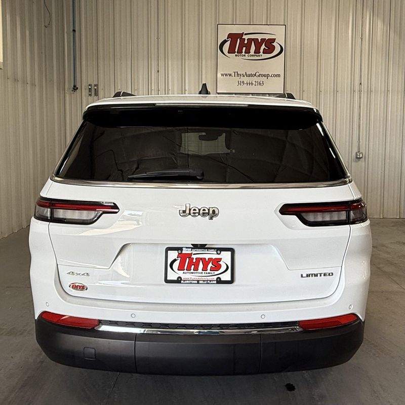 Used 2023 Jeep Grand Cherokee L LimitedImage 4