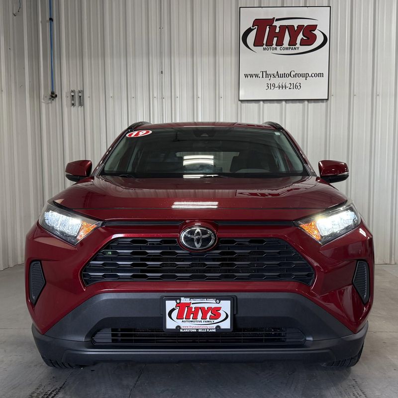 Used 2019 Toyota RAV4 LEImage 18