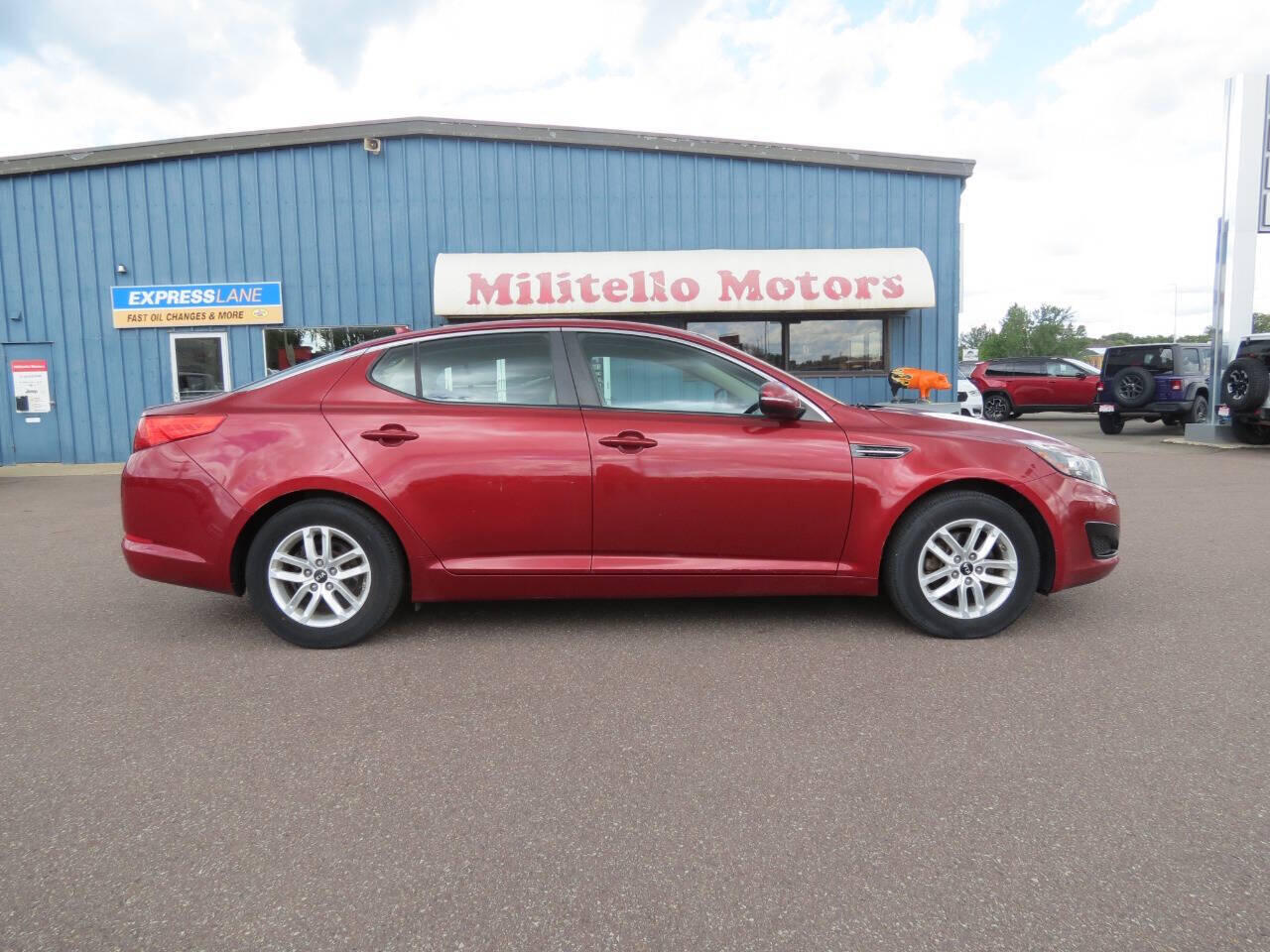 2011 Kia Optima LX AT's photo