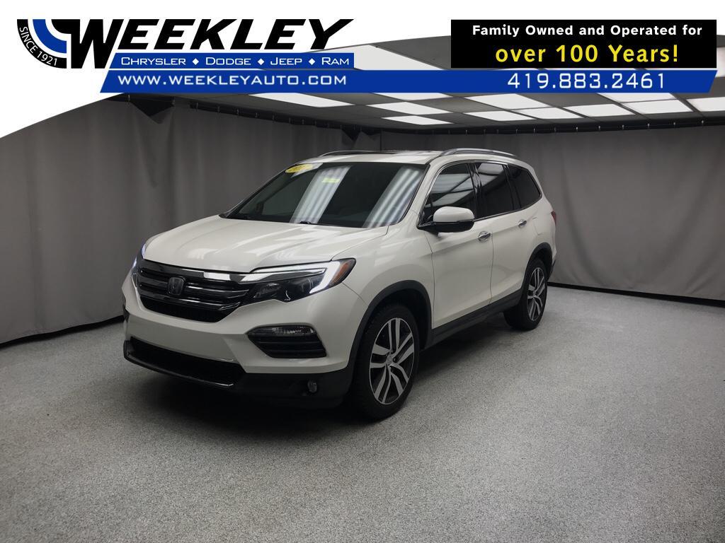 2017 Honda Pilot Elite's photo