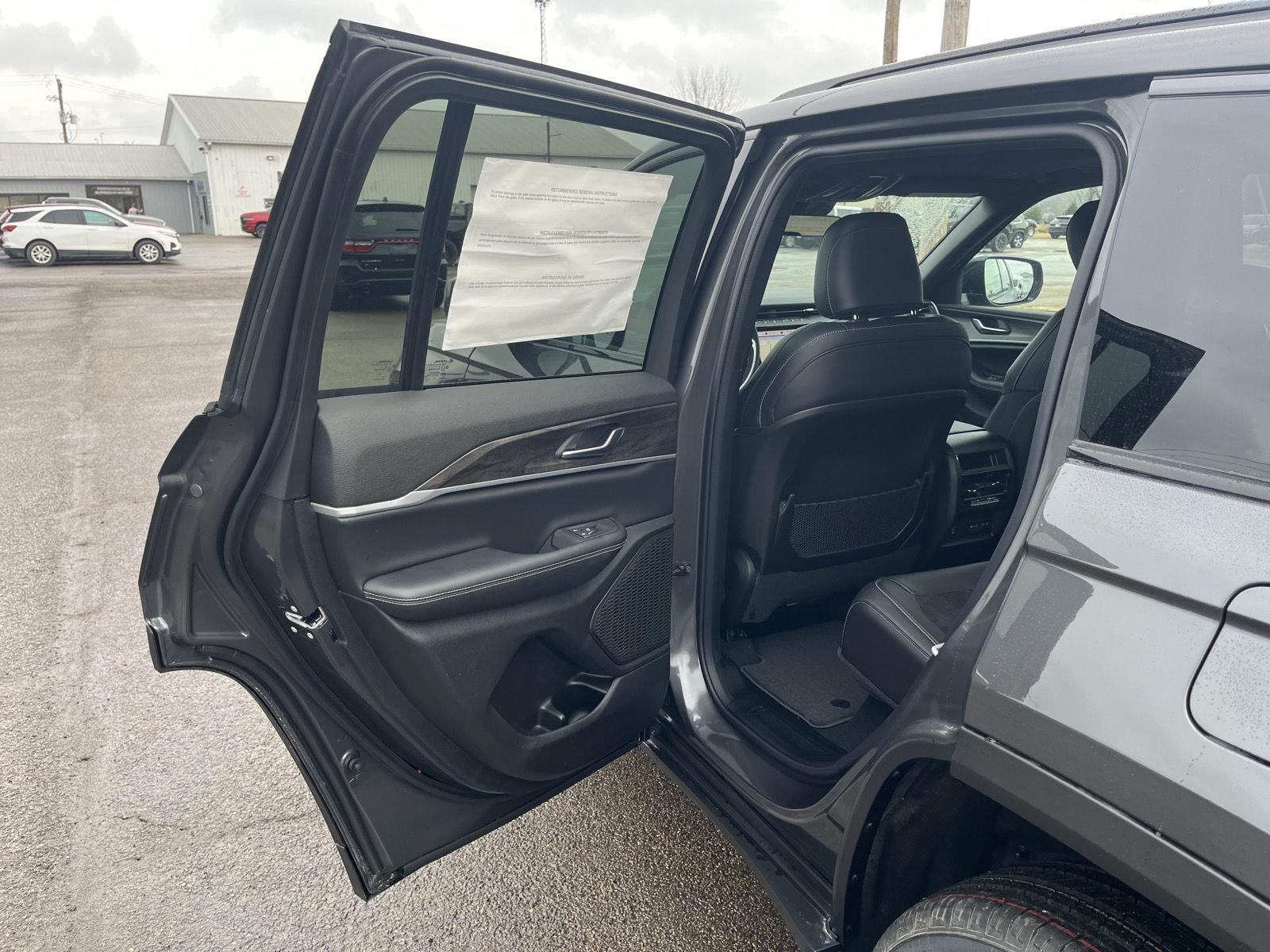 2026 Jeep Grand Cherokee Laredo - Photo 28