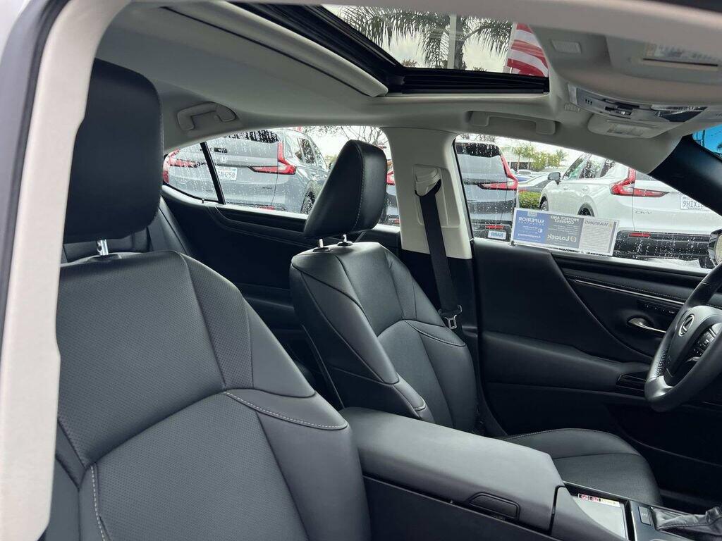 2023 Lexus ES 350 - Photo 31