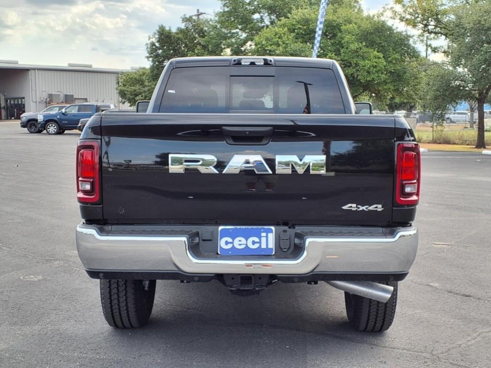 2025 RAM 2500 Tradesman - Photo 7