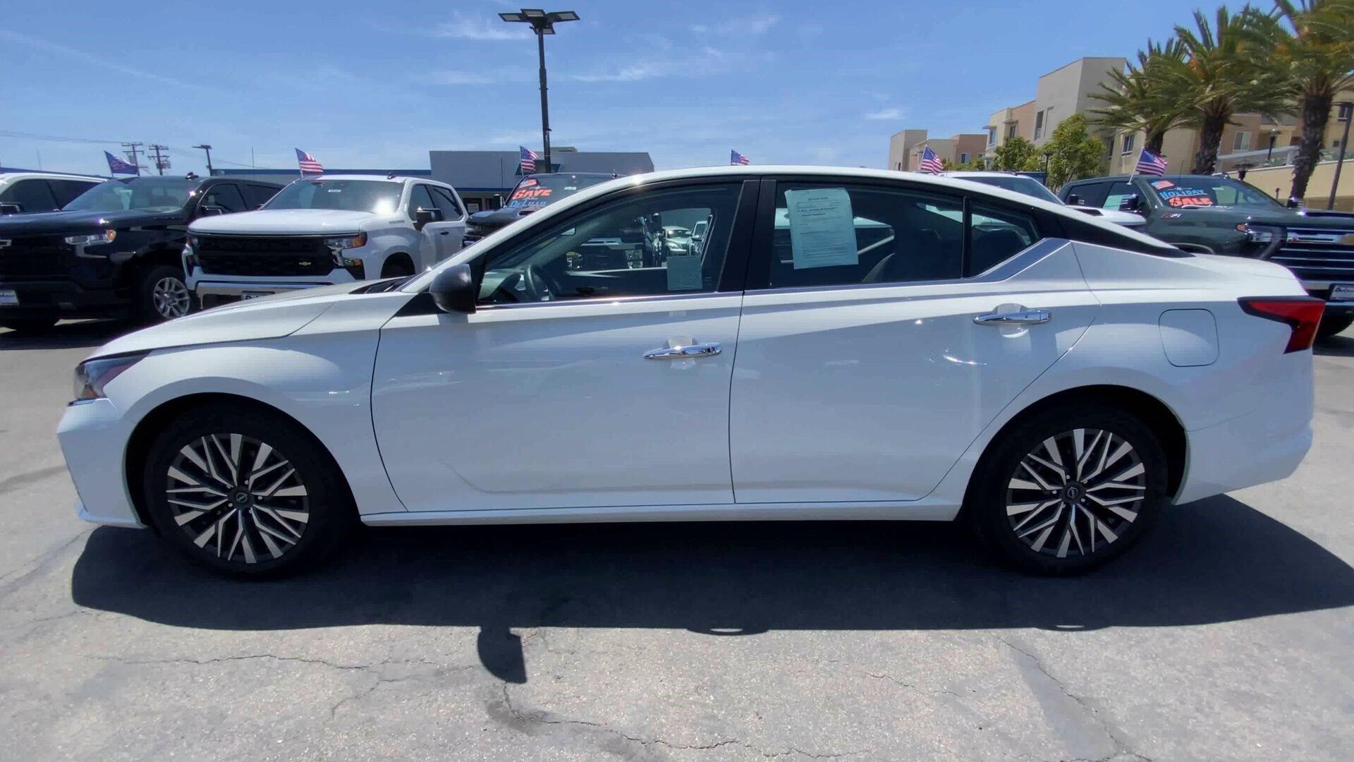 2025 Nissan Altima SV - Photo 6
