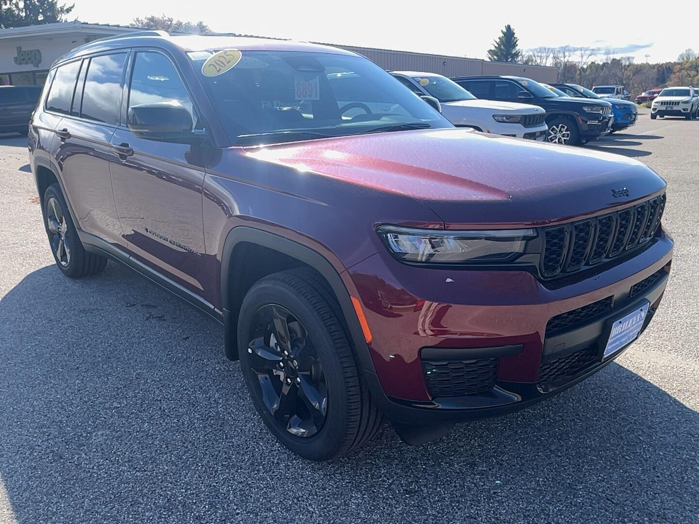 View vehicle photo 3