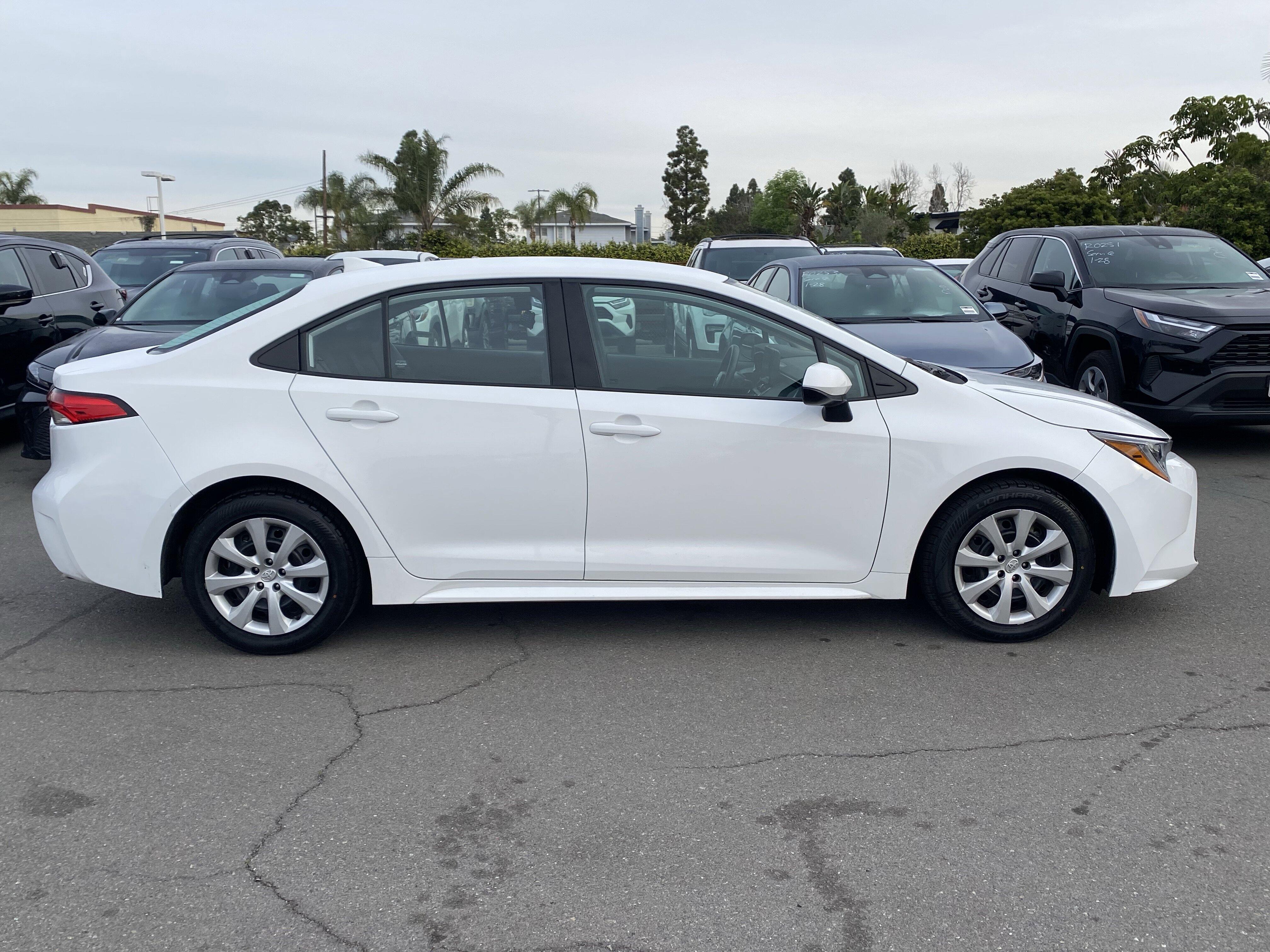 Used 2024 Toyota Corolla LE with VIN 5YFB4MDE1RP177105 for sale in Northfield, Minnesota