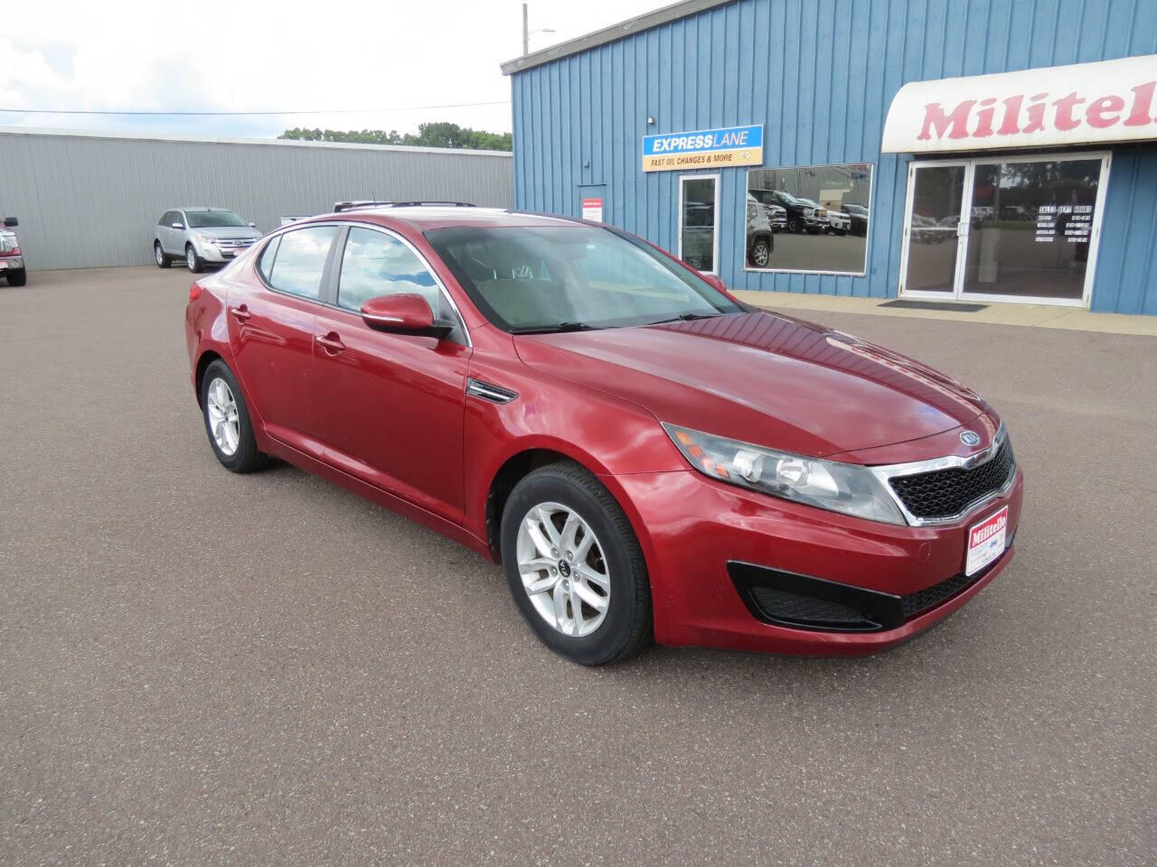 Used 2011 Kia Optima LX with VIN KNAGM4A70B5084037 for sale in Fairmont, Minnesota