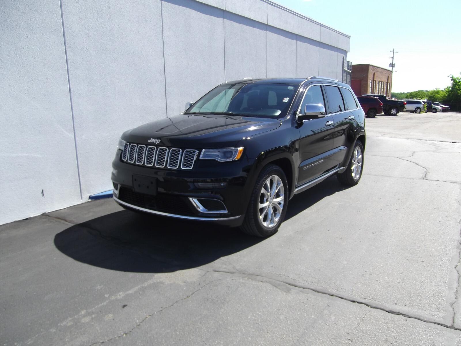 Used 2020 Jeep Grand Cherokee Summit with VIN 1C4RJFJGXLC360656 for sale in Kansas City