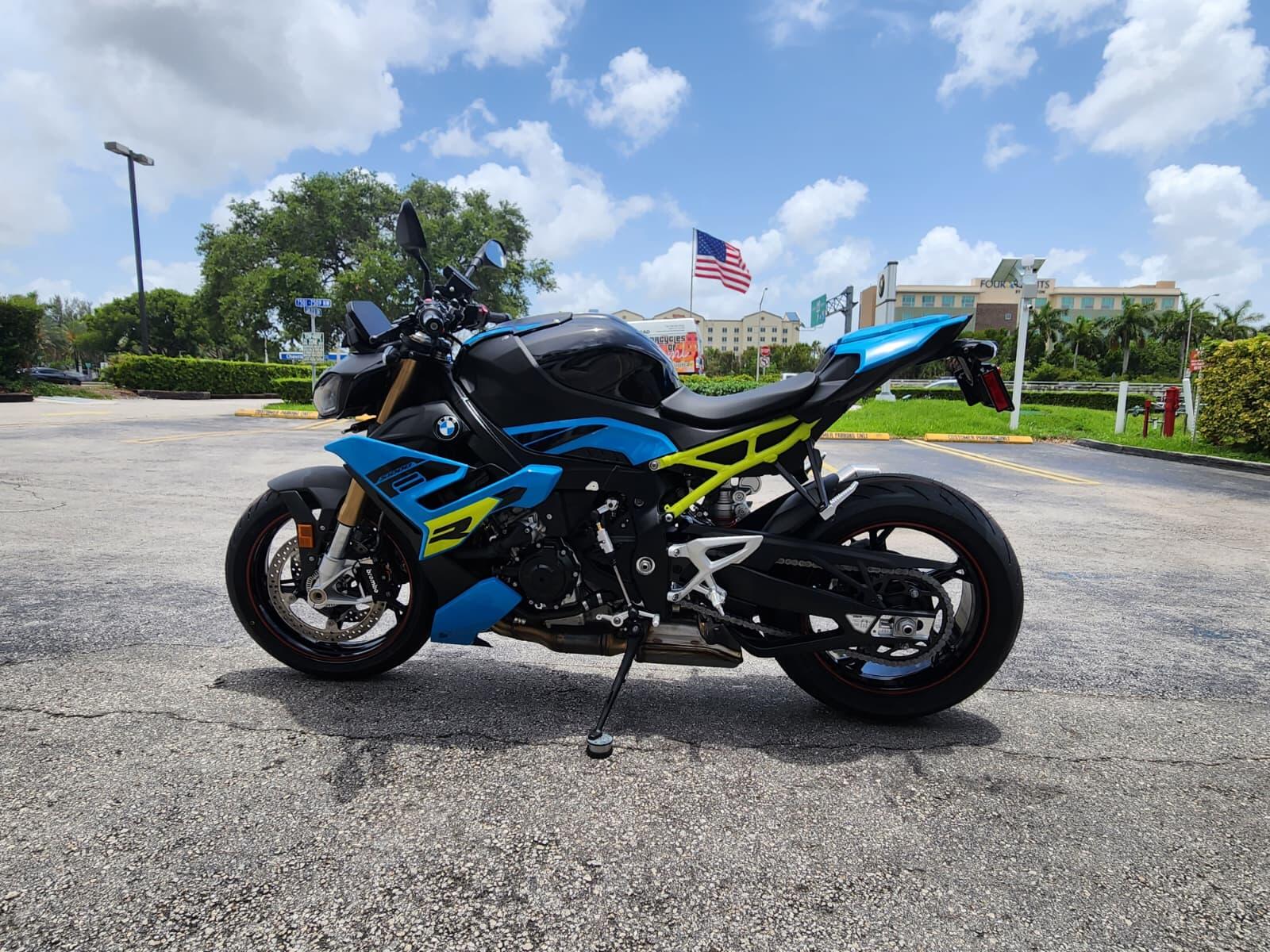 2026 BMW S 1000 R