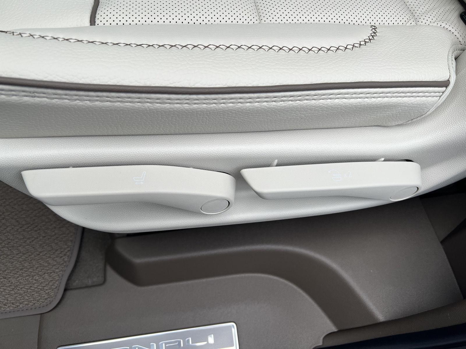 2026 GMC Yukon Denali - Photo 48