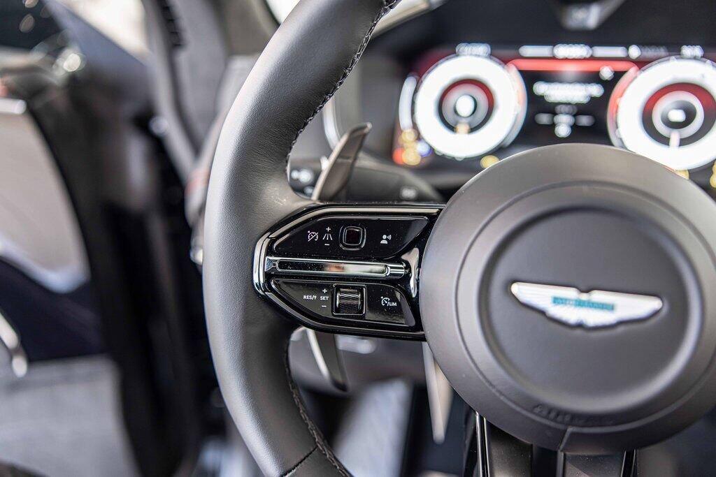 2026 Aston Martin DBX S - Photo 27