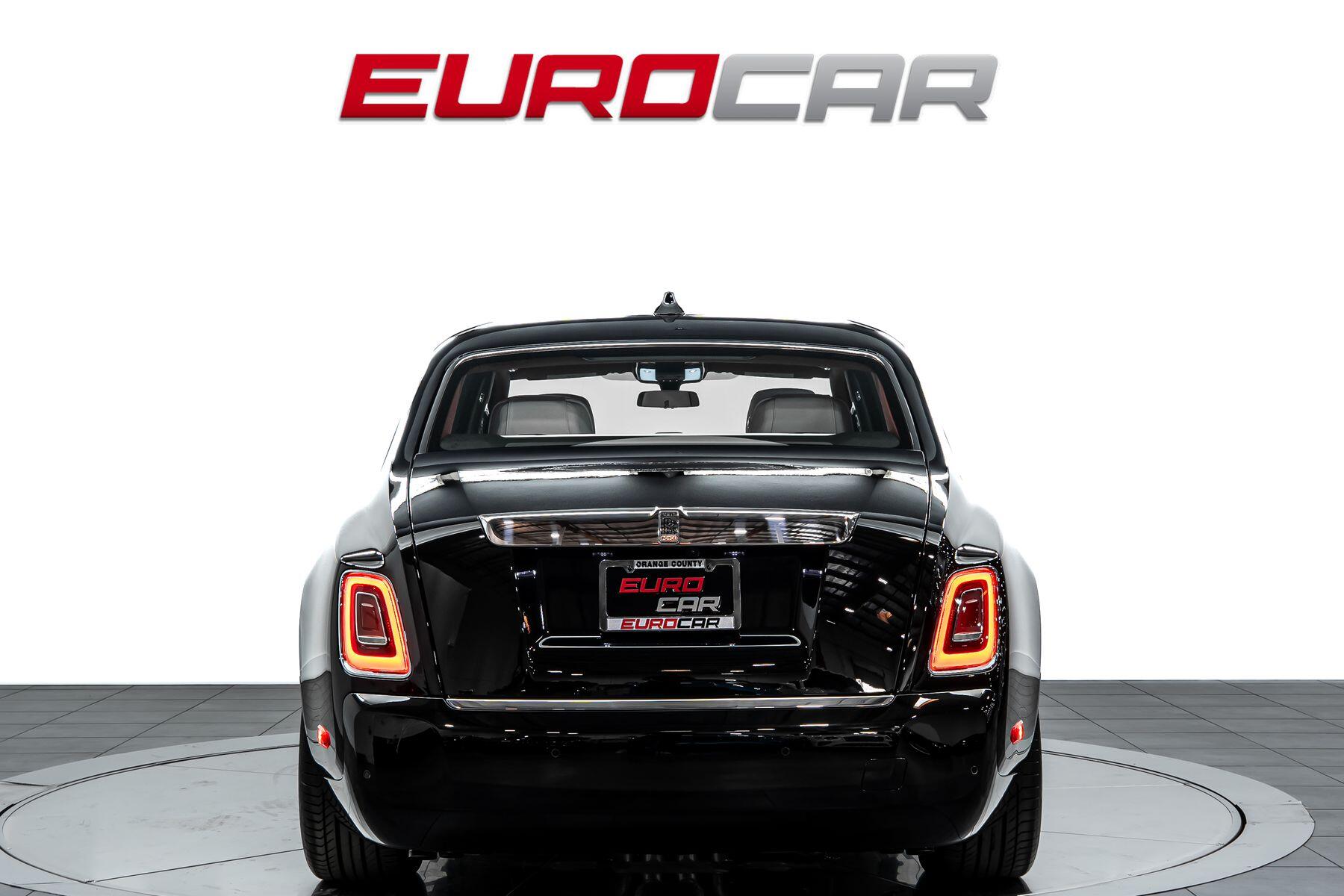 2023 Rolls-Royce Phantom EWB *CASCADE GOLD PASSENGER FASCIA*Image 5