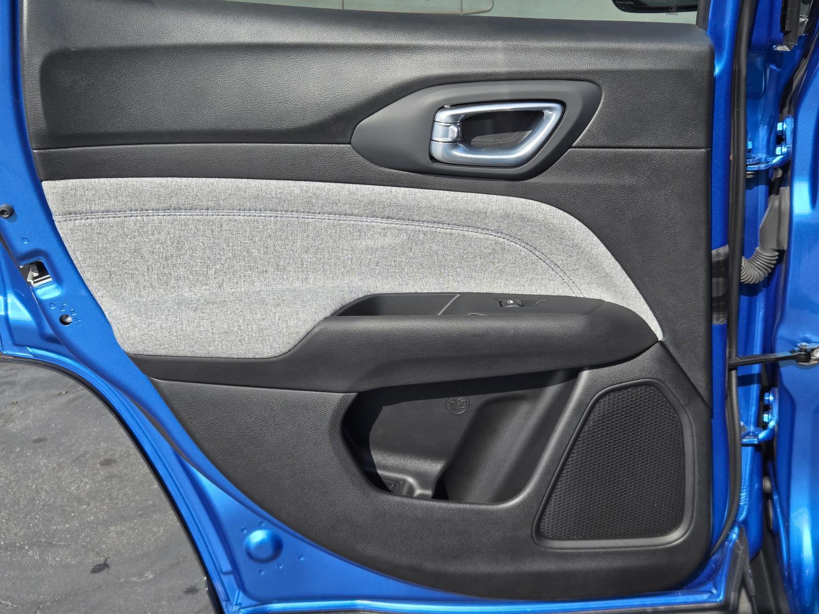 2025 Jeep Compass Latitude - Photo 25