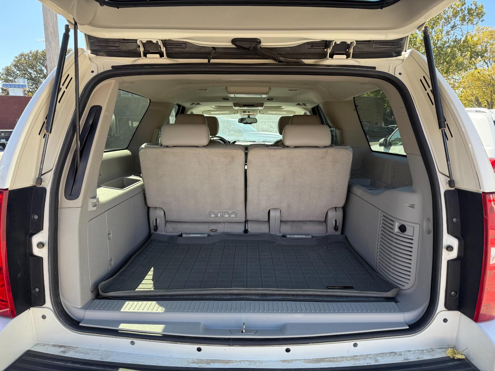 2012 Chevrolet Suburban LTZ - Photo 13