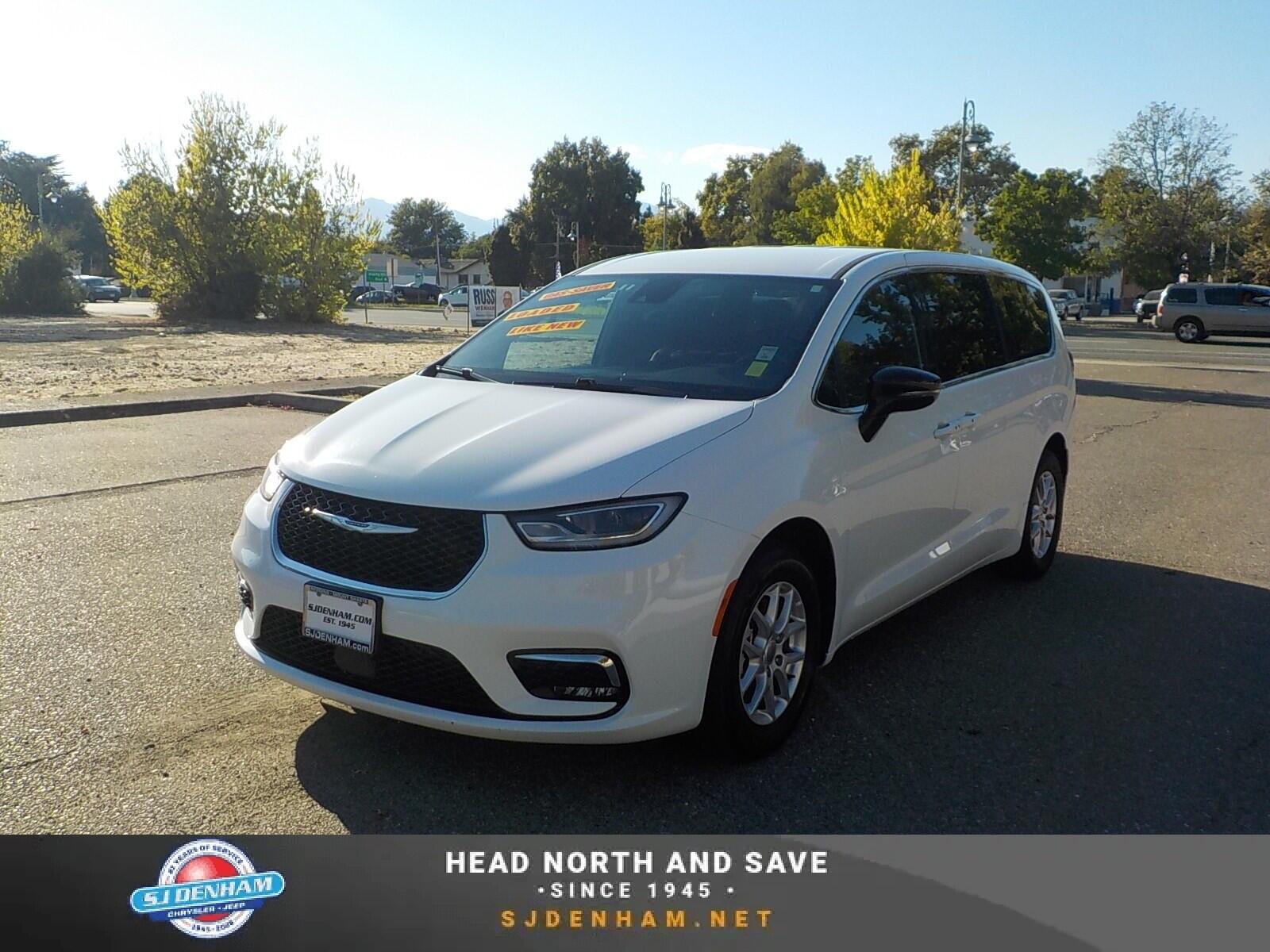 2025 Chrysler Pacifica Select