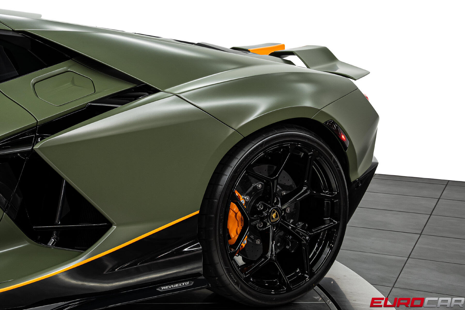 2025 Lamborghini Revuelto *SPECIAL FACTORY PAINT * RARE INTERIOR COLOR*Image 19