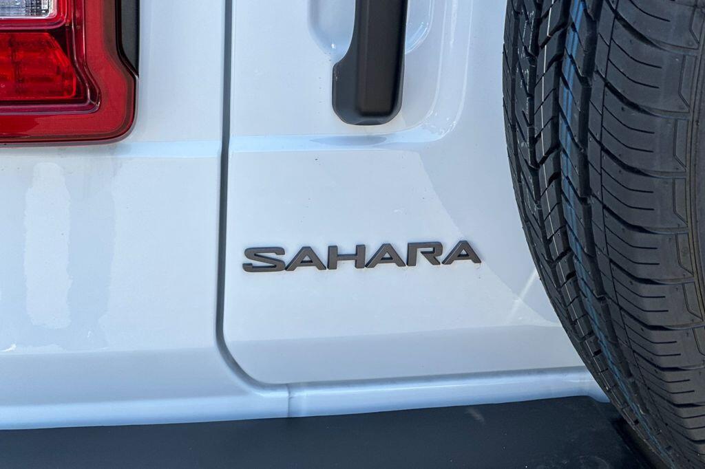 2025 Jeep Wrangler 4-Door Sahara - Photo 22