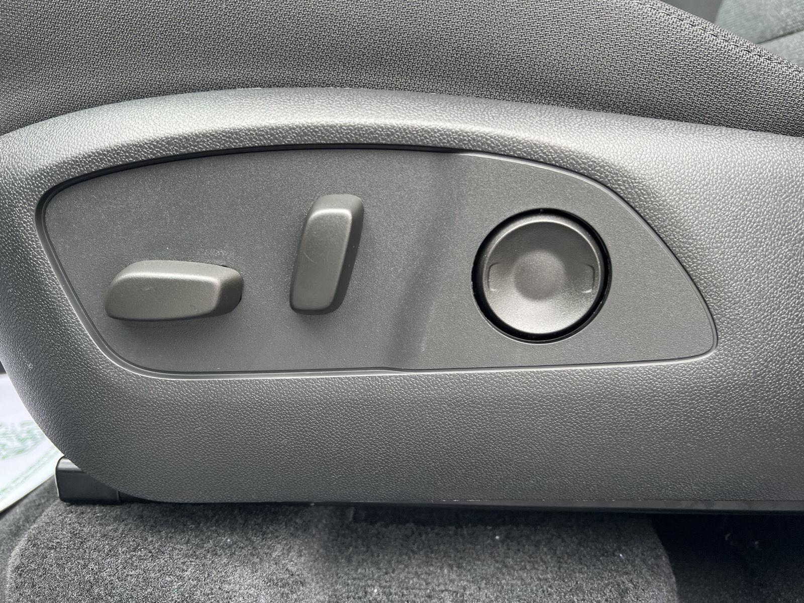 2027 GMC Acadia Elevation - Photo 22