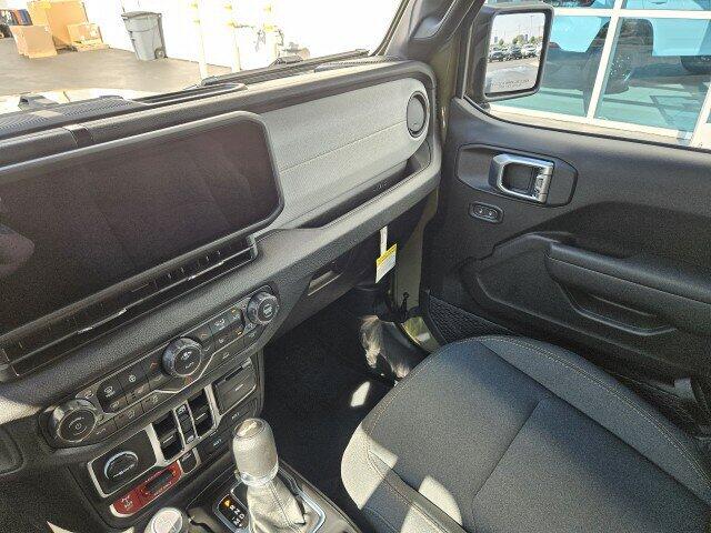 2026 Jeep Wrangler 4-Door Willys - Photo 17